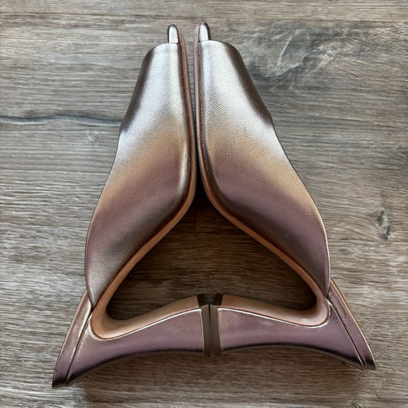 COACH Laurence Metallic Leather Sandals in Platinum Champagne Size 8.5 - Picture 8 of 15